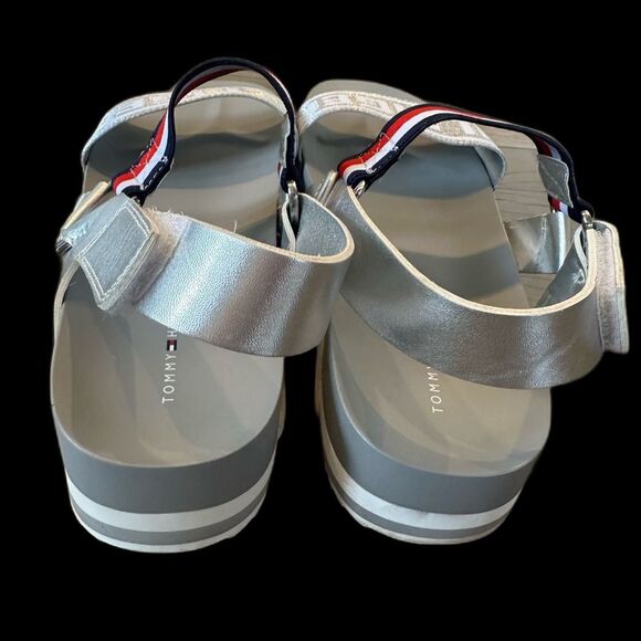 Tommy Hilfiger Womens SZ 9 Beckett Silver Platform Sandals Red White Blue Stripe - Picture 4 of 6